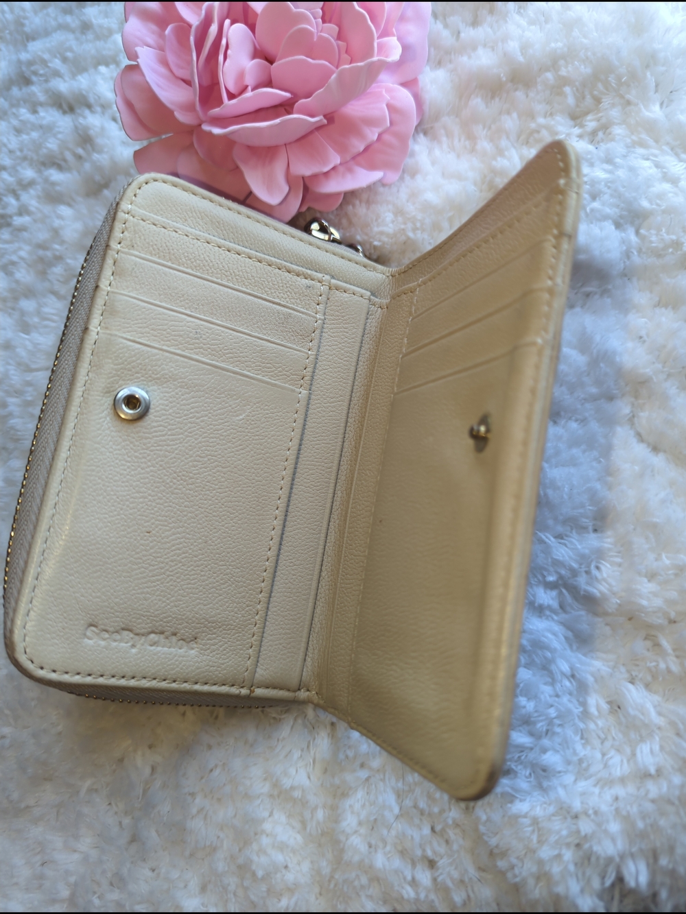 See by Chloé Two-Tone Soft Leather Zip Compact Wallet Minimalist Chic - Picture 3 of 5